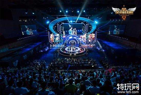 乒超男团半决赛：王楚钦3比1胜樊振东新华社微博.