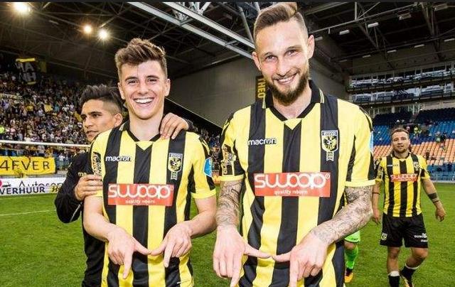 全英羽毛球公开赛：国羽斩获两金两银